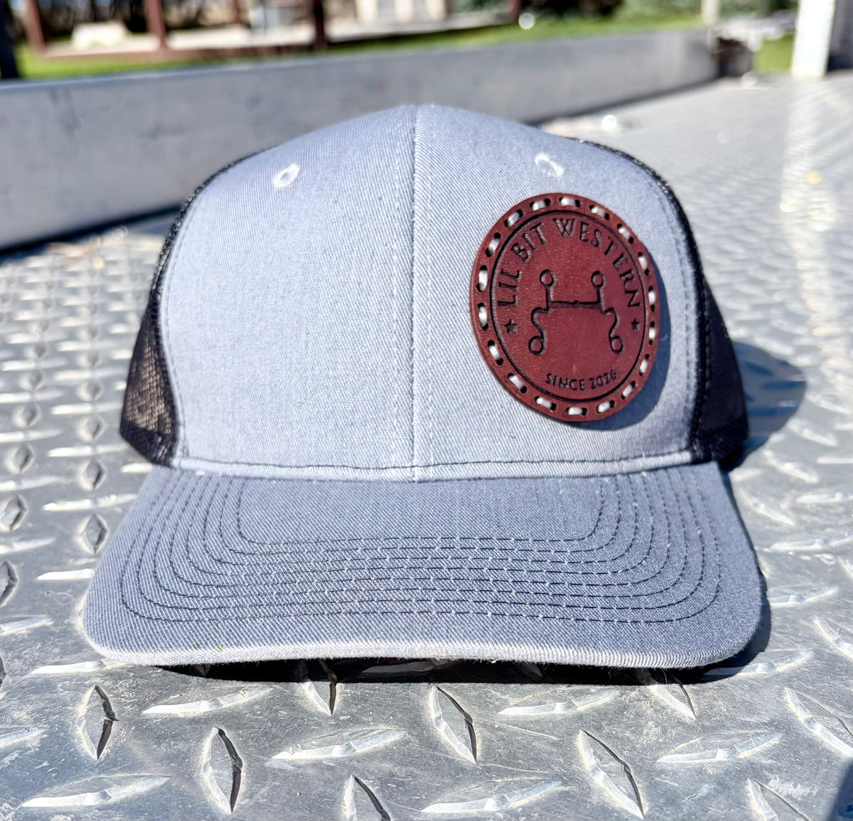 Light Grey/Black Hat